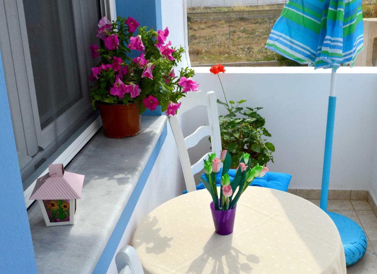 Meltemi Beach Apartments ميلاتوس المظهر الخارجي الصورة