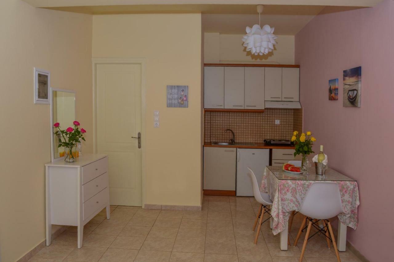 Meltemi Beach Apartments ميلاتوس المظهر الخارجي الصورة